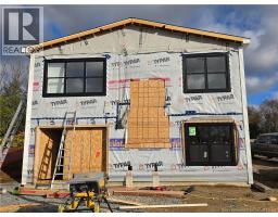 497 Gibson Street, photo 2
