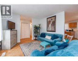Family room - 105 Bell Street, Red Deer, AB T4R1L6 Photo 6