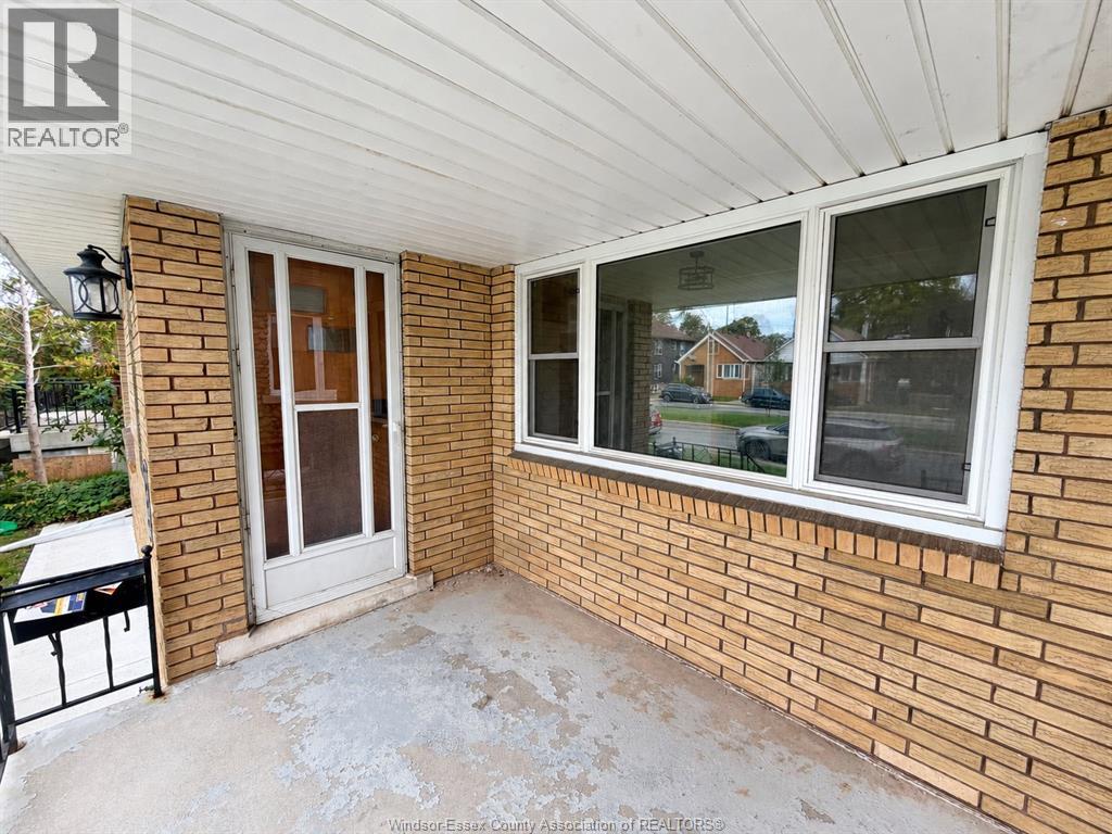 1425 GILES BOULEVARD East, Windsor Ontario