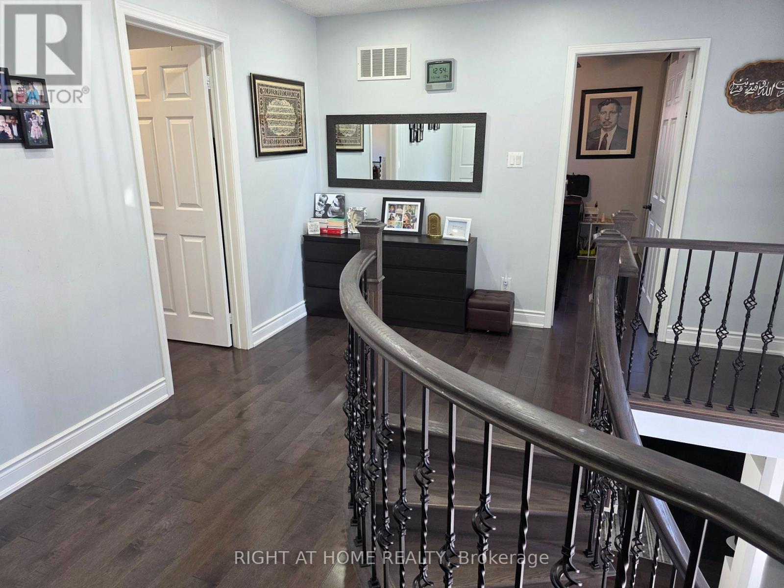 16 Griffiths Drive, Ajax, ON photo 3