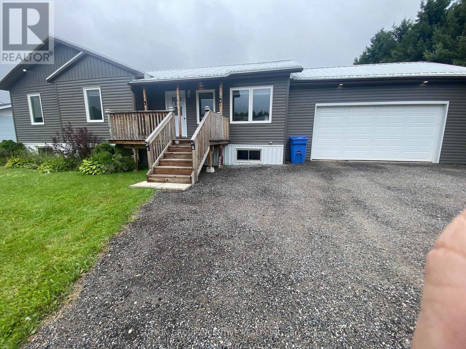 24 BOWMAN AVENUE, Black River-Matheson (Matheson) — photo 2