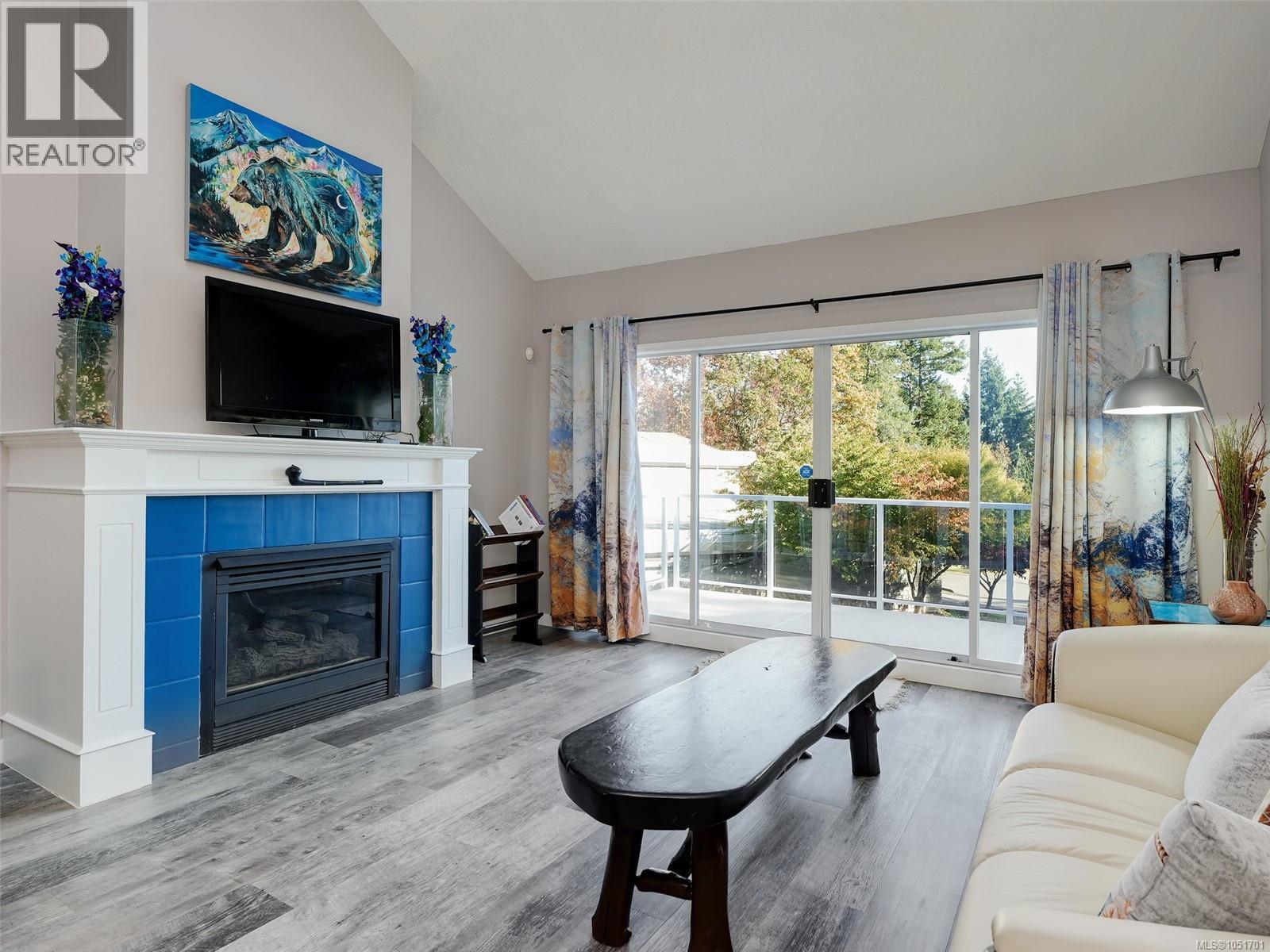 16 1063 Valewood Trail, Saanich