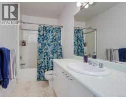 Entrance - 16 1063 Valewood Trail, Saanich, BC V8X5G5 Photo 14