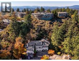 16 1063 Valewood Trail, Saanich, BC V8X5G5 Photo 32