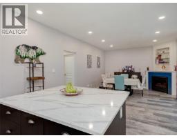 Primary Bedroom - 16 1063 Valewood Trail, Saanich, BC V8X5G5 Photo 8