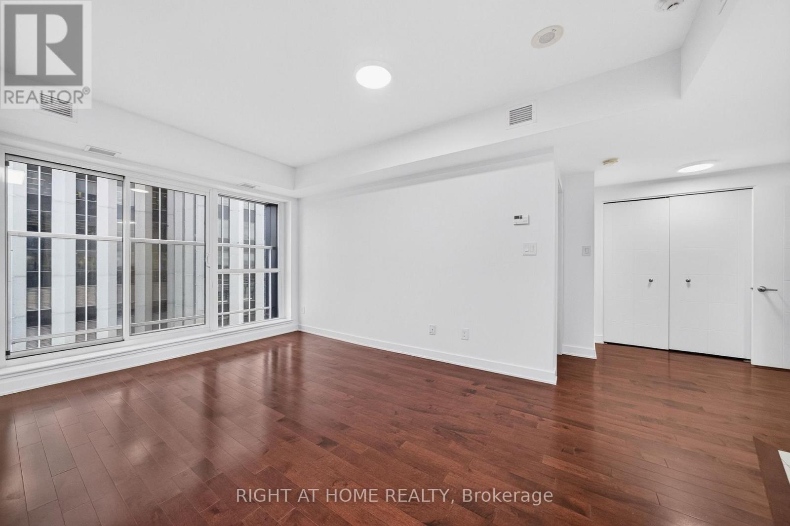 Condos for Sale in Ottawa – 1902 – 40 NEPEAN STREET, Ottawa – By Peter Sagos - Image 13