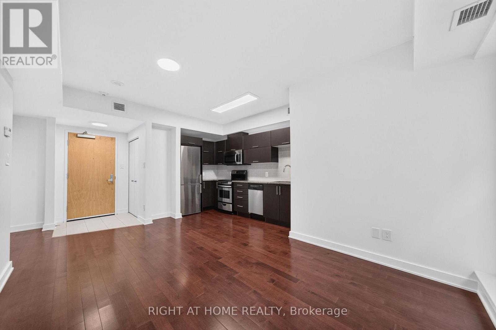 Condos for Sale in Ottawa – 1902 – 40 NEPEAN STREET, Ottawa – By Peter Sagos - Image 14