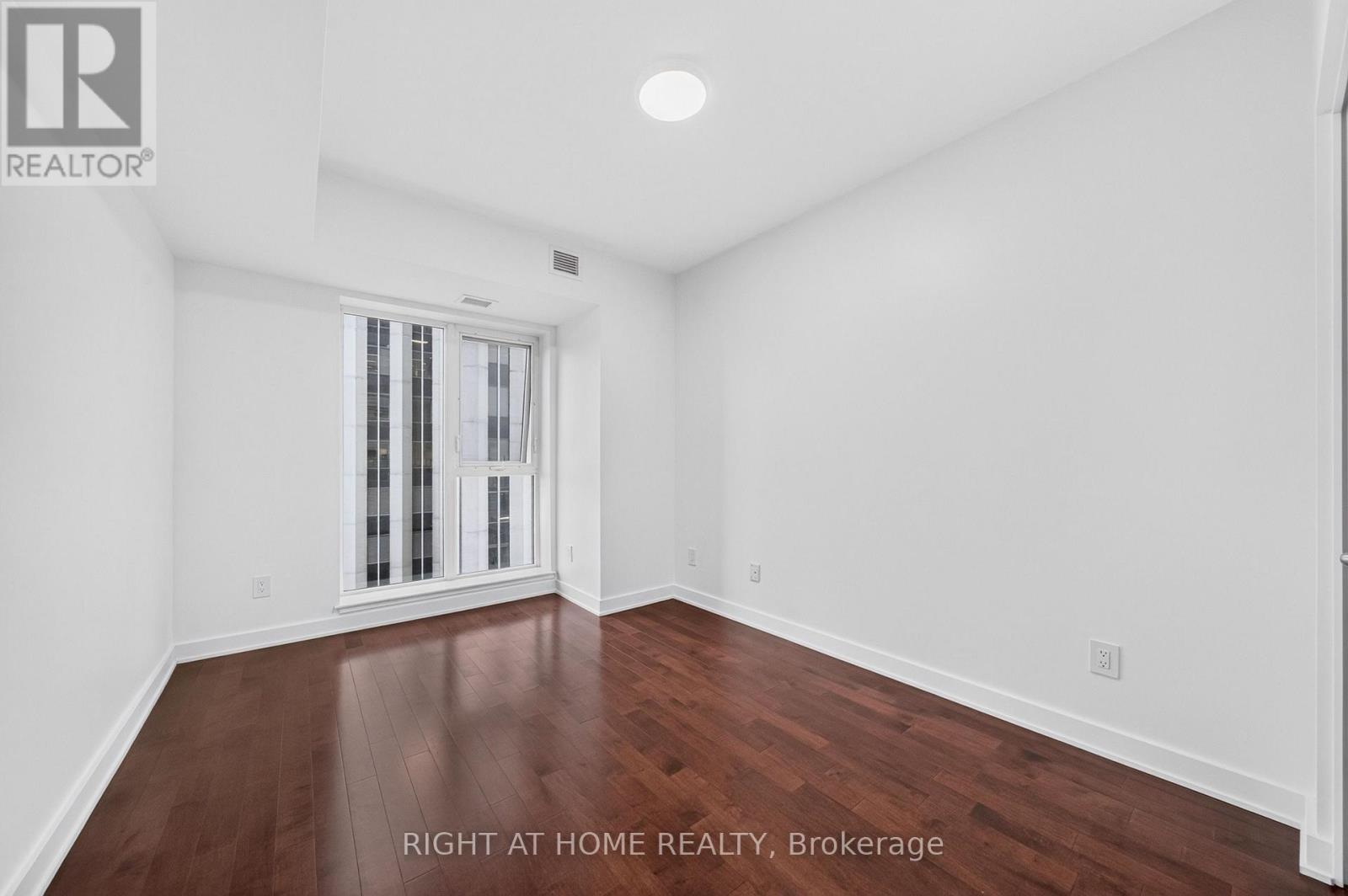 Condos for Sale in Ottawa – 1902 – 40 NEPEAN STREET, Ottawa – By Peter Sagos - Image 21