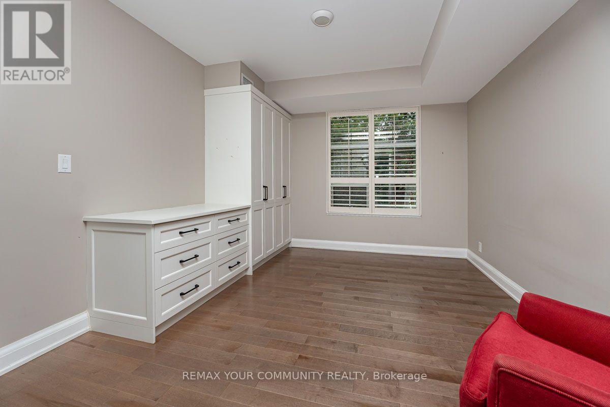 201- 650 Mount Pleasant Road, Toronto, ON photo 13