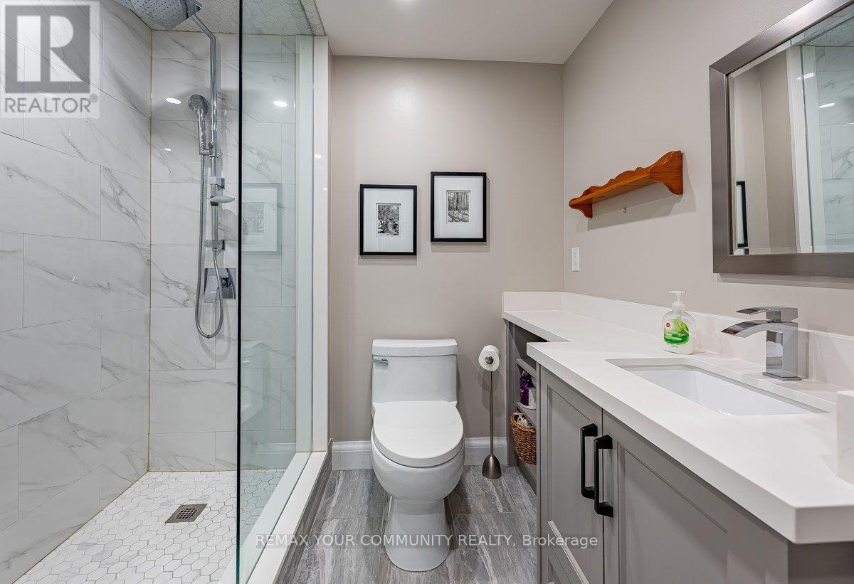 201- 650 Mount Pleasant Road, Toronto, ON photo 17