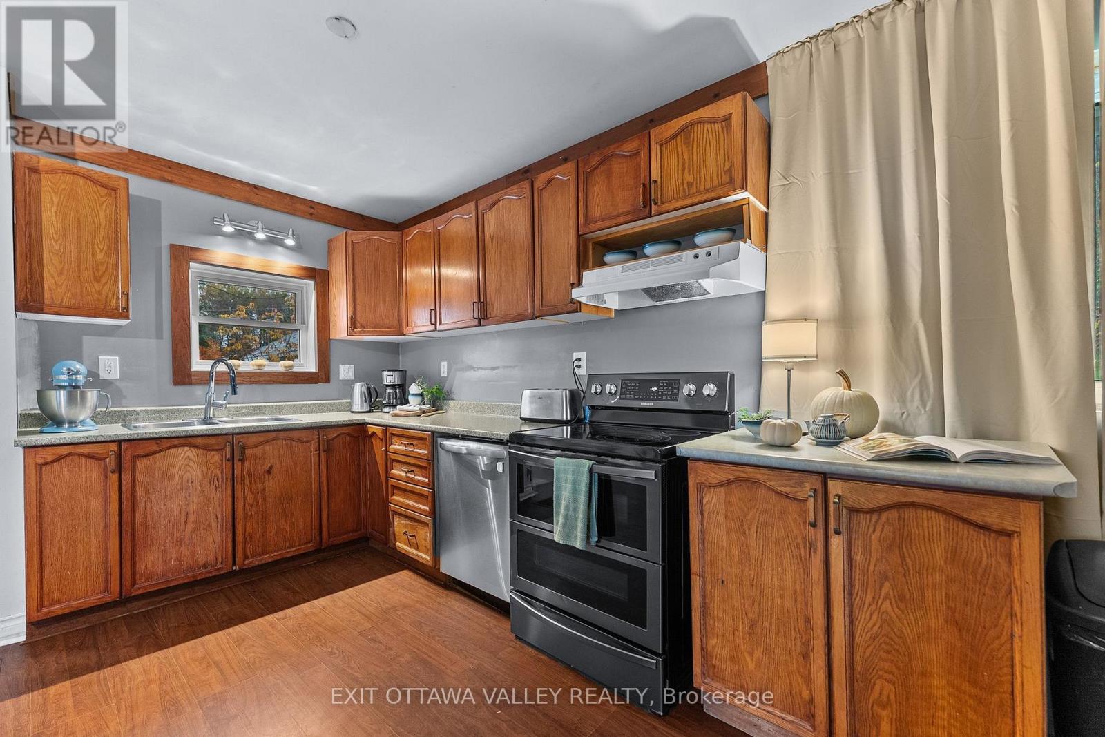 106 BONNECHERE STREET E, Bonnechere Valley — photo 4