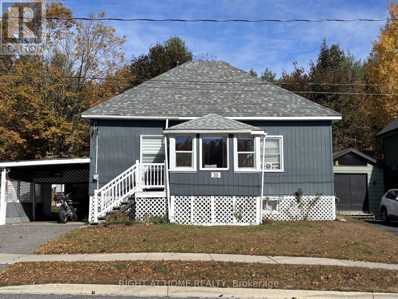 35 CASCADE STREET, Parry Sound