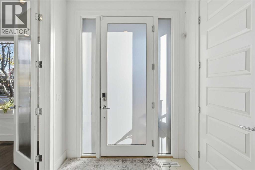 2227 26 Street SW - photo 2