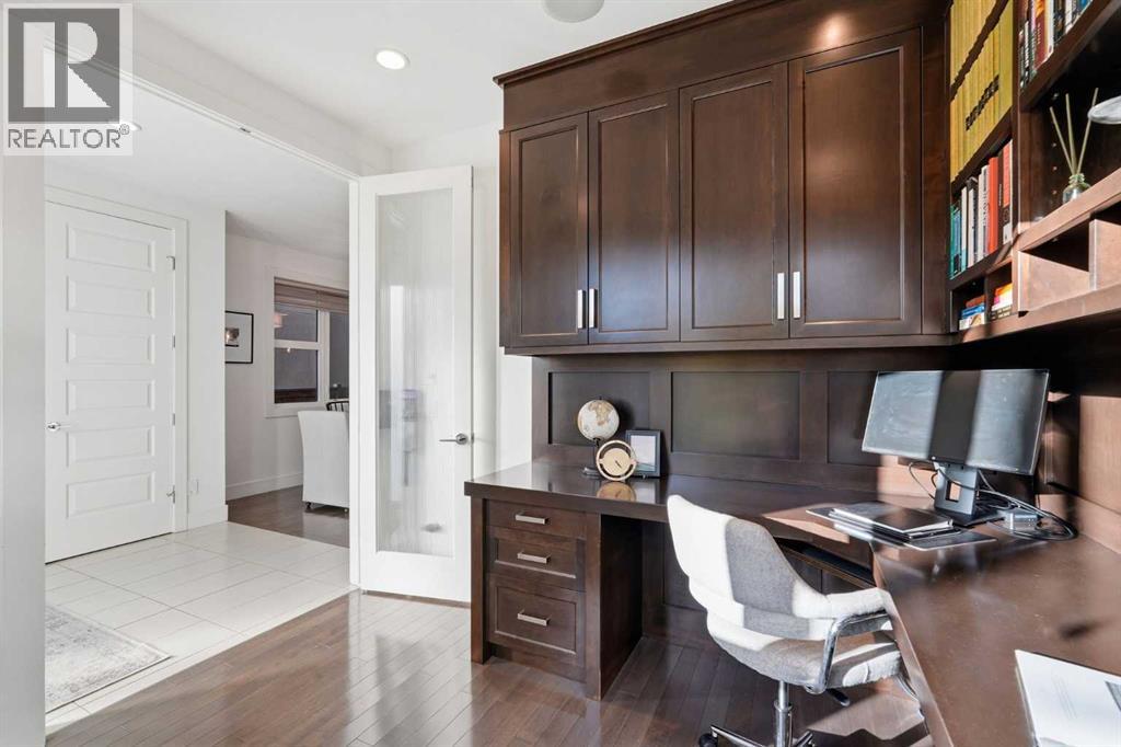 2227 26 Street SW - photo 4