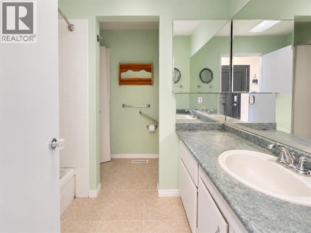 606 34 Avenue NE - photo 7