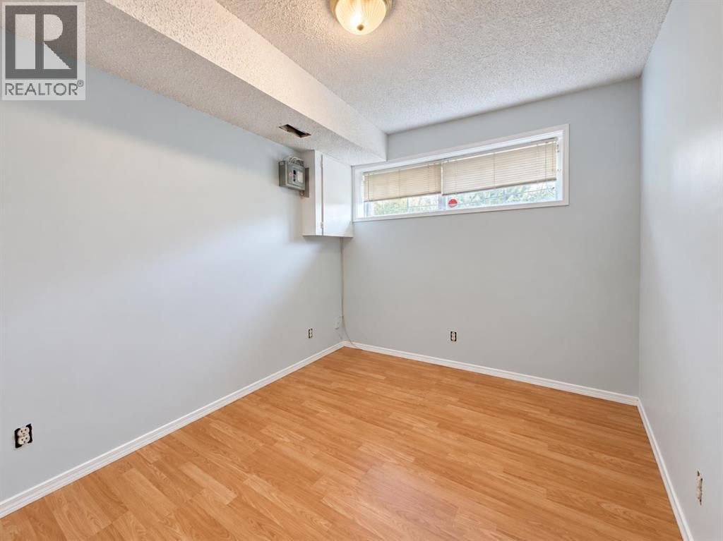 606 34 Avenue NE - photo 20