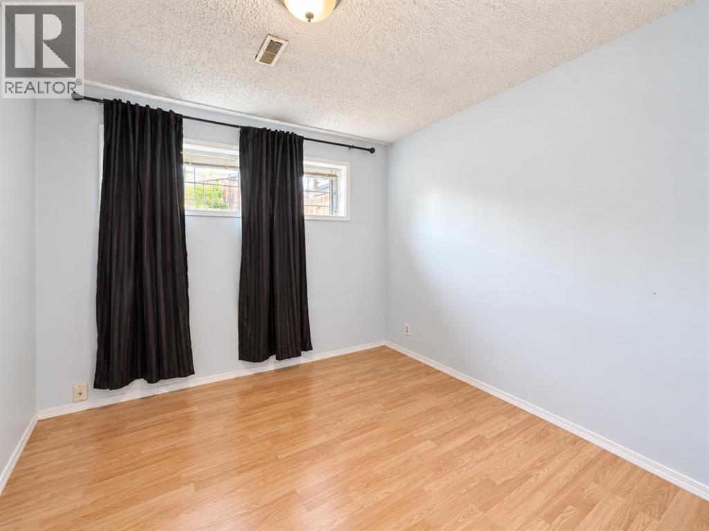606 34 Avenue NE - photo 19
