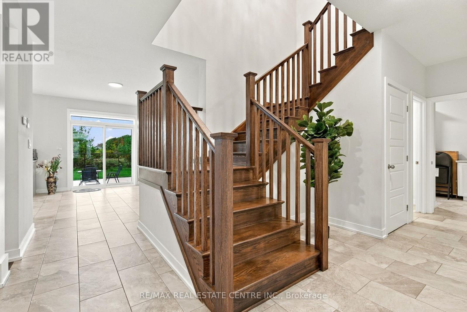 6 FEATHERS CROSSING - 25
