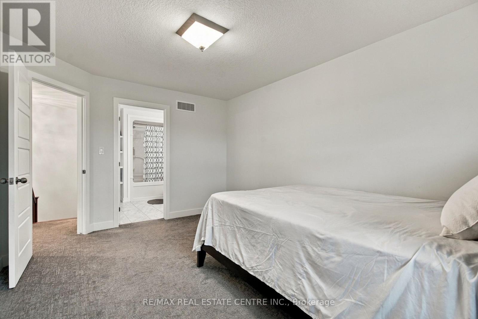 6 FEATHERS CROSSING - 34