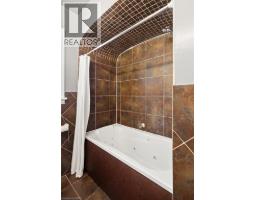 714 Frederick Street, Kitchener, ON N2B2B2 Photo 12