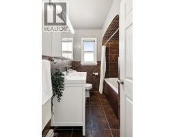 714 Frederick Street, Kitchener, ON N2B2B2 Photo 11