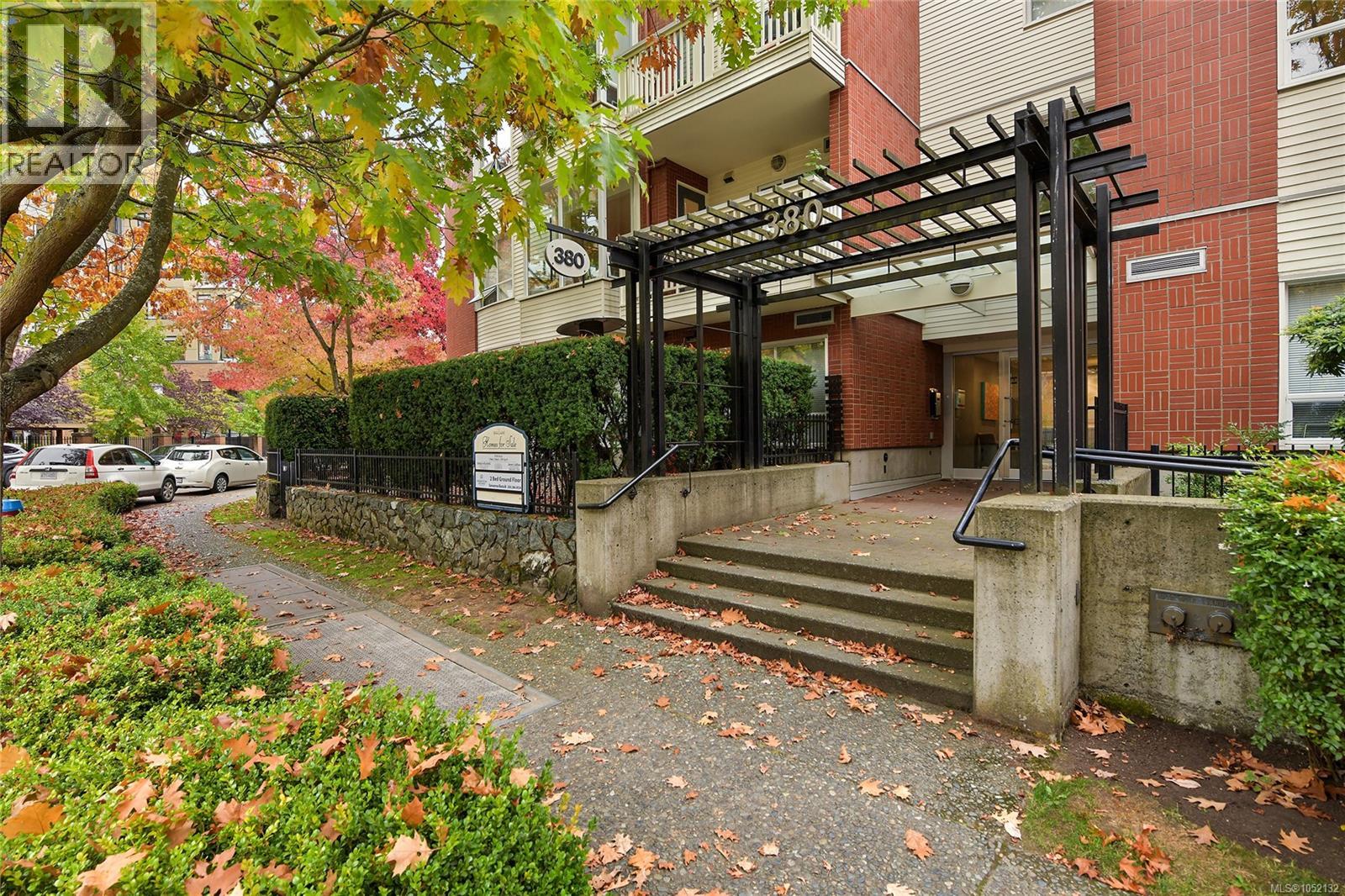 #409 380 Waterfront Cres - 2