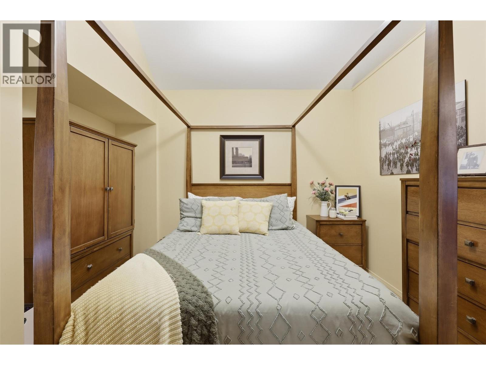 1219 DOMINION Street - 33