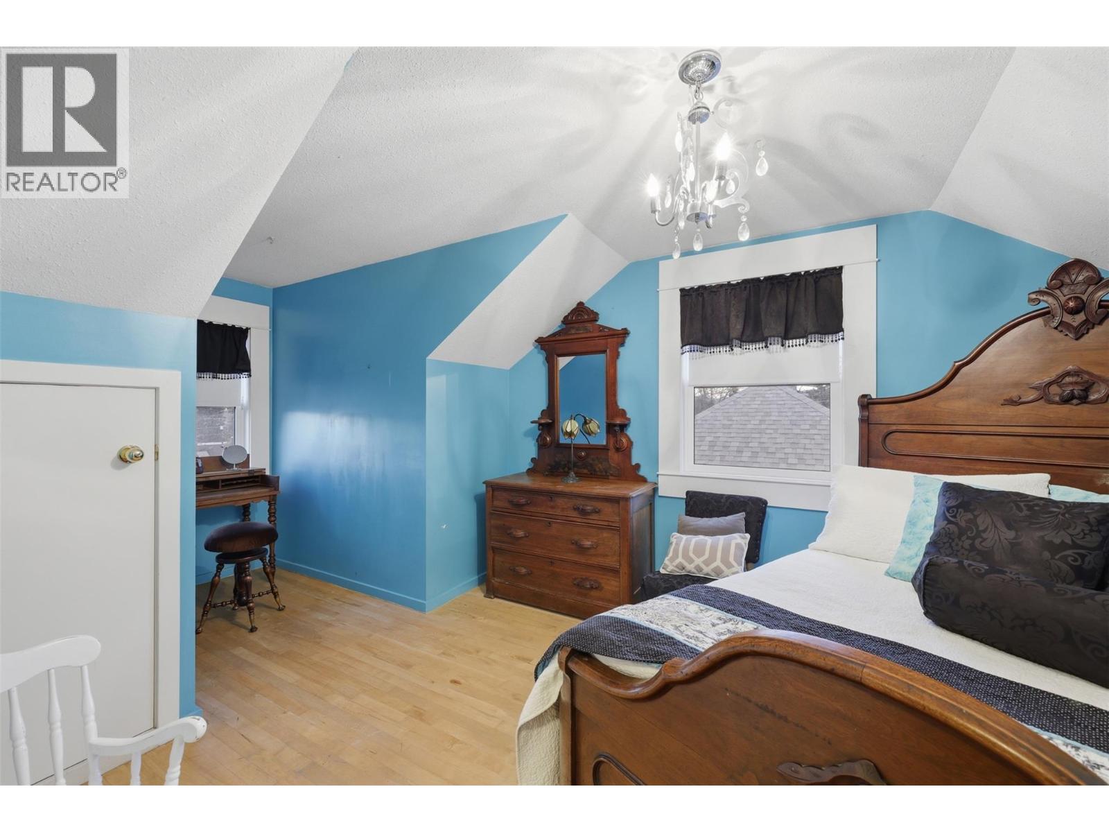 1219 DOMINION Street - 54