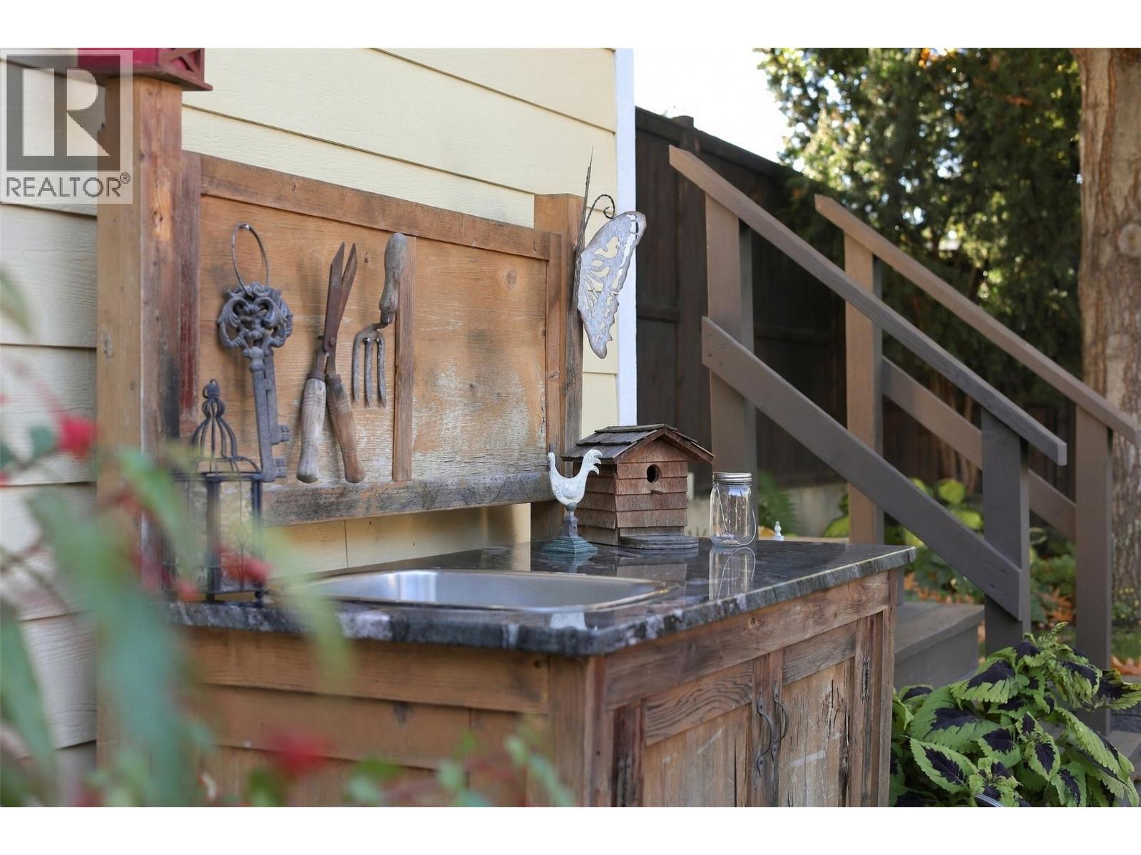 1219 DOMINION Street - 45