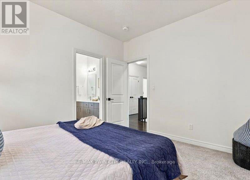 905 Broadacre Place, Kitchener, ON photo 12