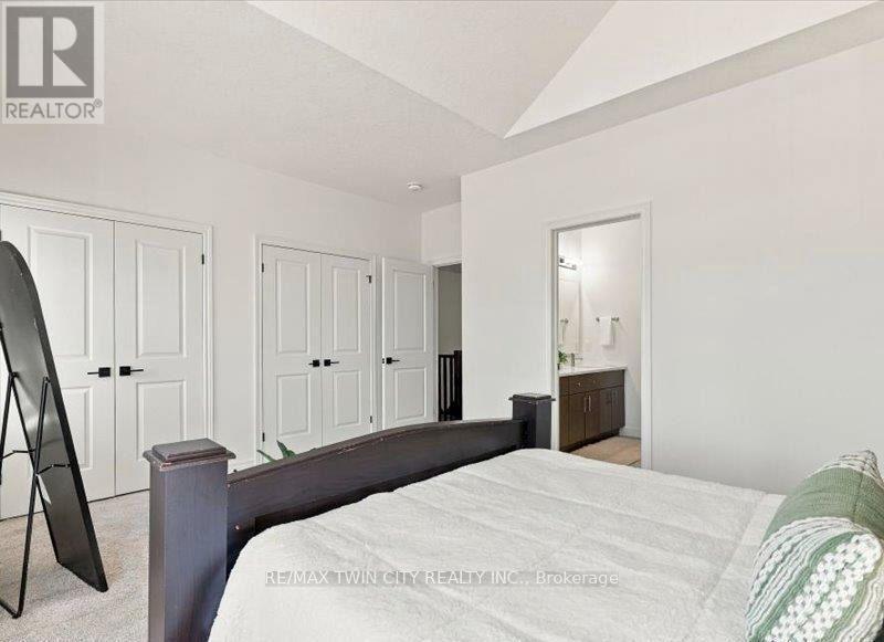 905 Broadacre Place, Kitchener, ON photo 16