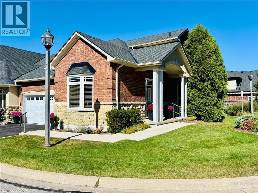 11 CARMICHAEL Trail, Ancaster — photo 4
