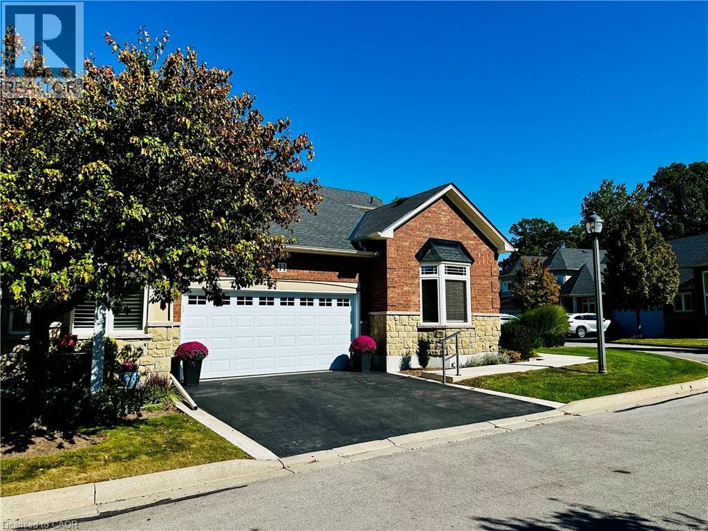 11 CARMICHAEL Trail, Ancaster — photo 5