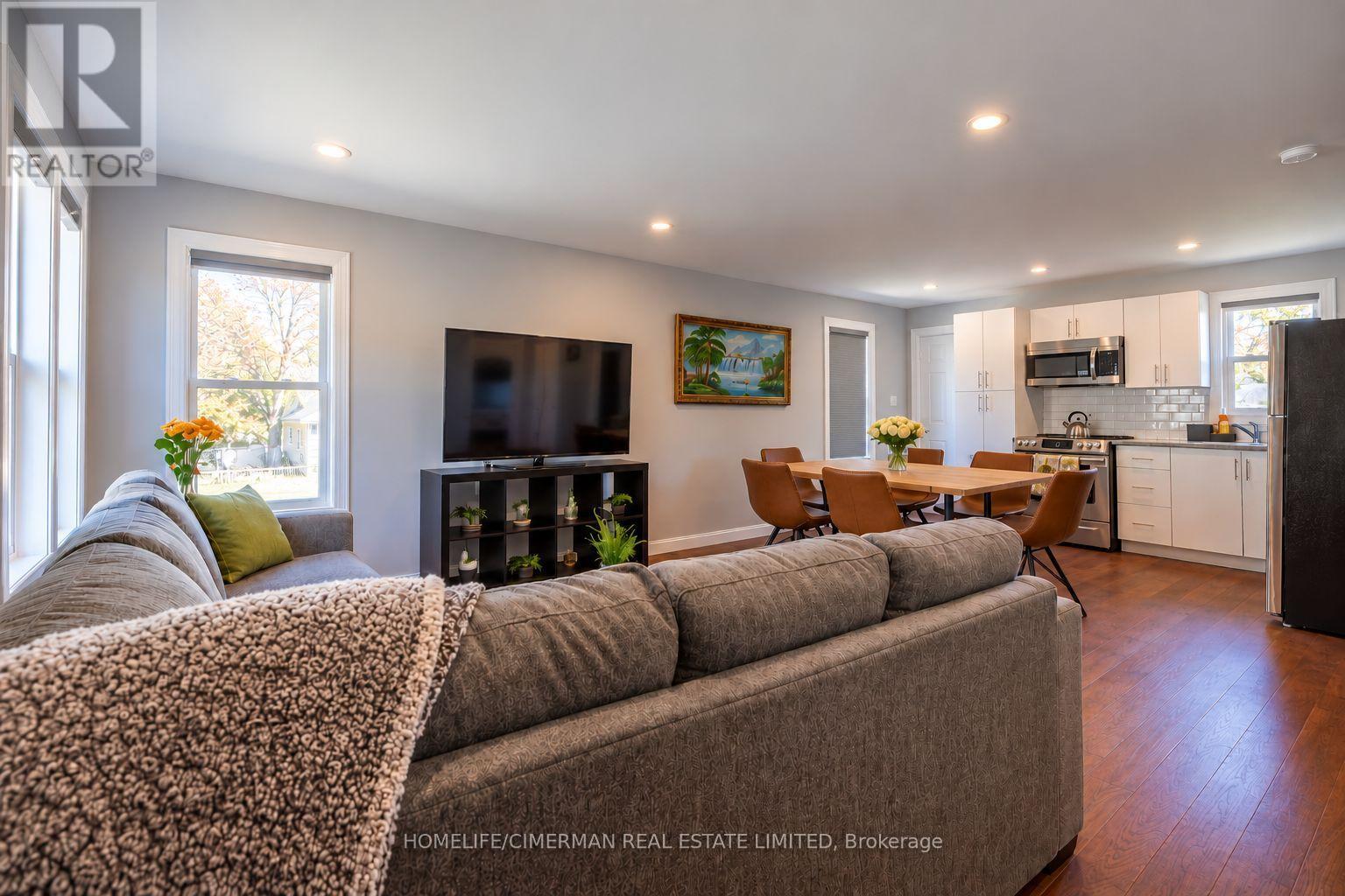 6246 CHURCHILL STREET, Niagara Falls (Arad/Fallsview) — photo 2