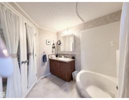 118 Oak Wood Road Nw, Edmonton, AB T6P0A2 Photo 12