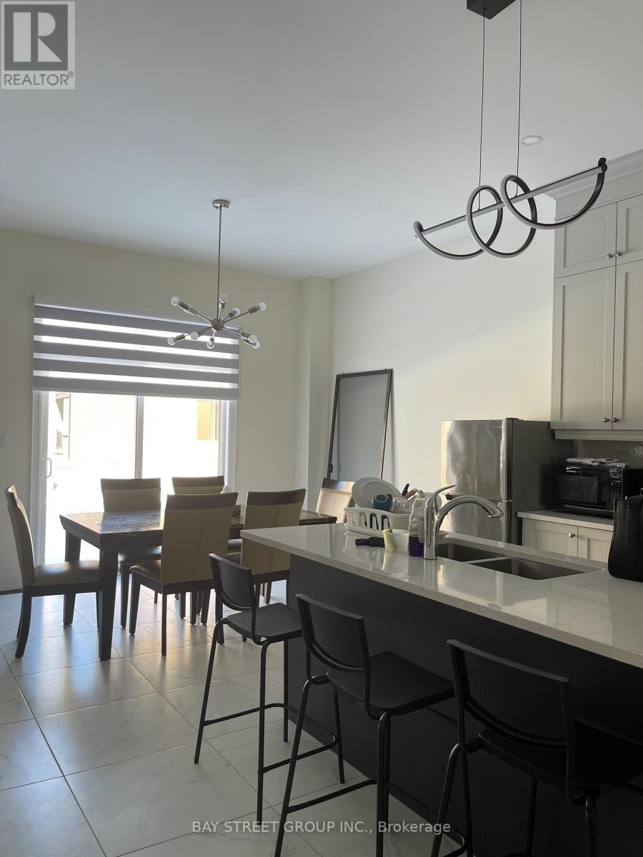 ROOM - 56 BUD LEGGETT CRES CRESCENT, Georgina (Keswick South)