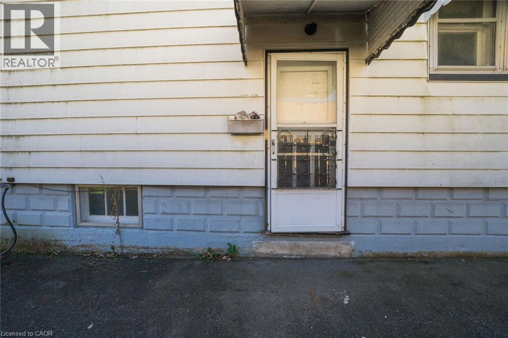 808 SOUTHWORTH Street S, Welland — photo 4