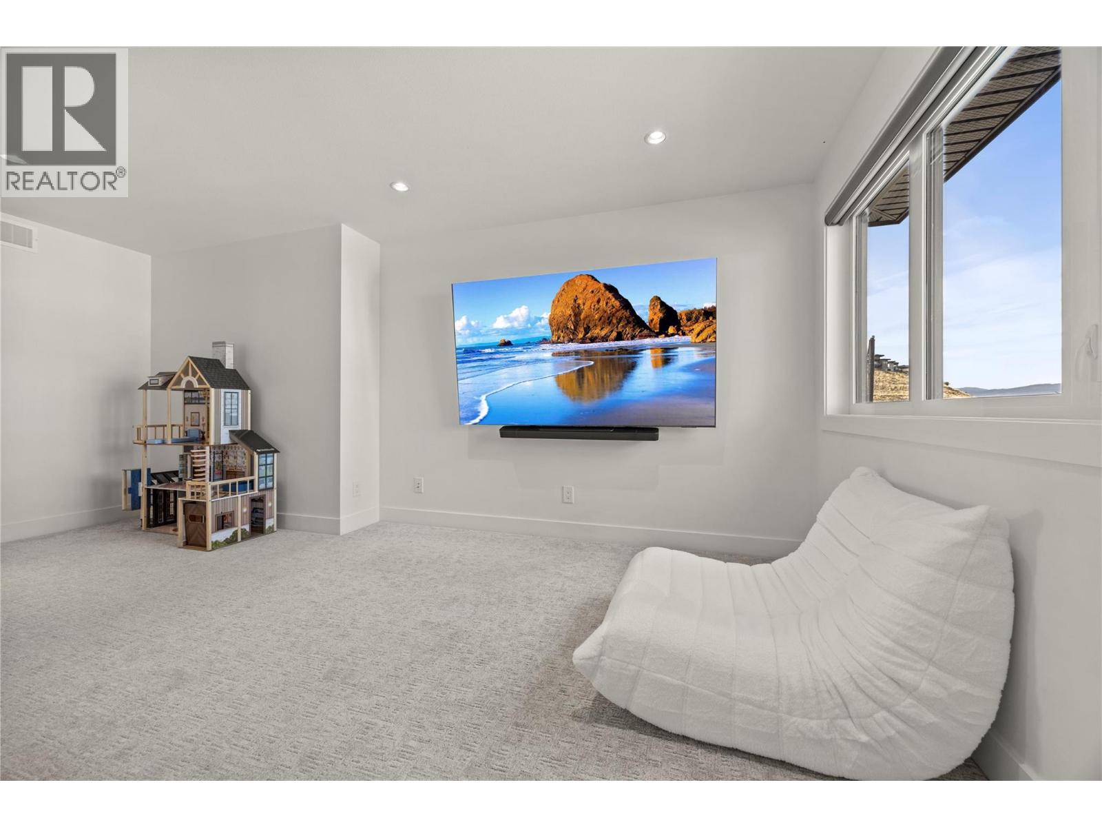 1265 Ponds Avenue, Kelowna - Image 1