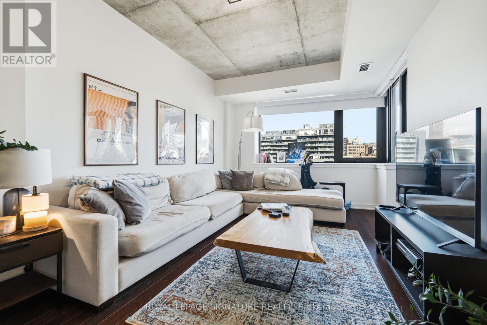 803- 400 Wellington Street West, Toronto, ON photo 3