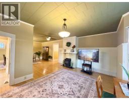 Primary Bedroom - 1407 4 Avenue S, Lethbridge, AB T1J0R6 Photo 6