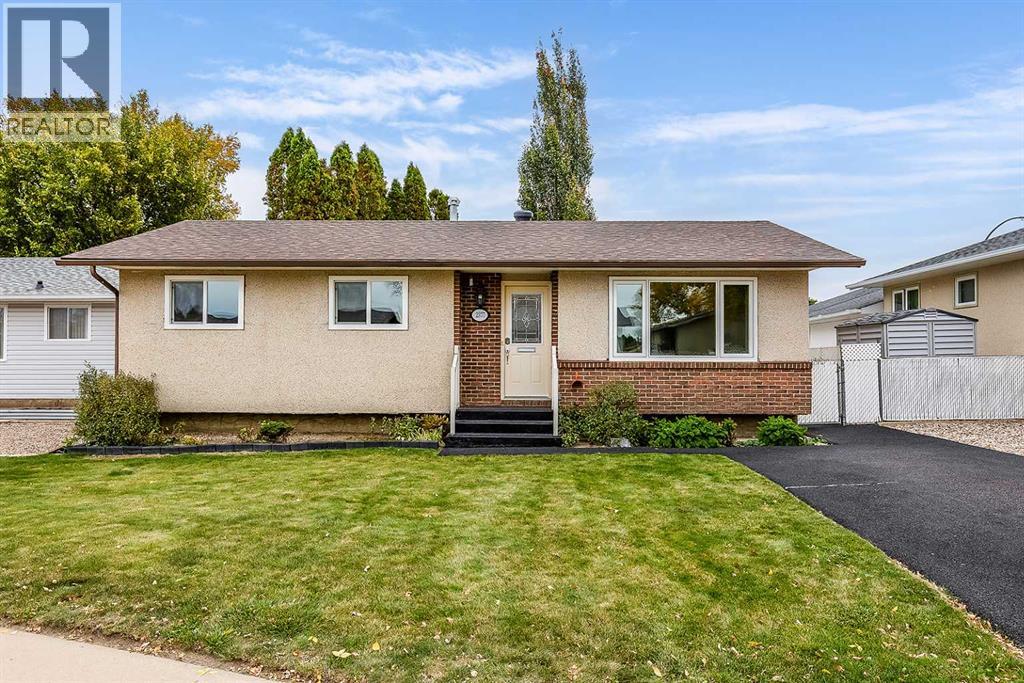 2377 Ronan Place SE, Medicine Hat, Alberta, T1B1A2