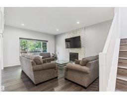 Pantry - 1075 Mckinney Gr Nw, Edmonton, AB T6R3S5 Photo 10
