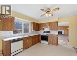 Foyer - 4569 Spurraway Road, Kamloops, BC V2H1M8 Photo 14