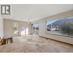 2pc Bathroom - 4569 Spurraway Road, Kamloops, BC V2H1M8 Photo 11