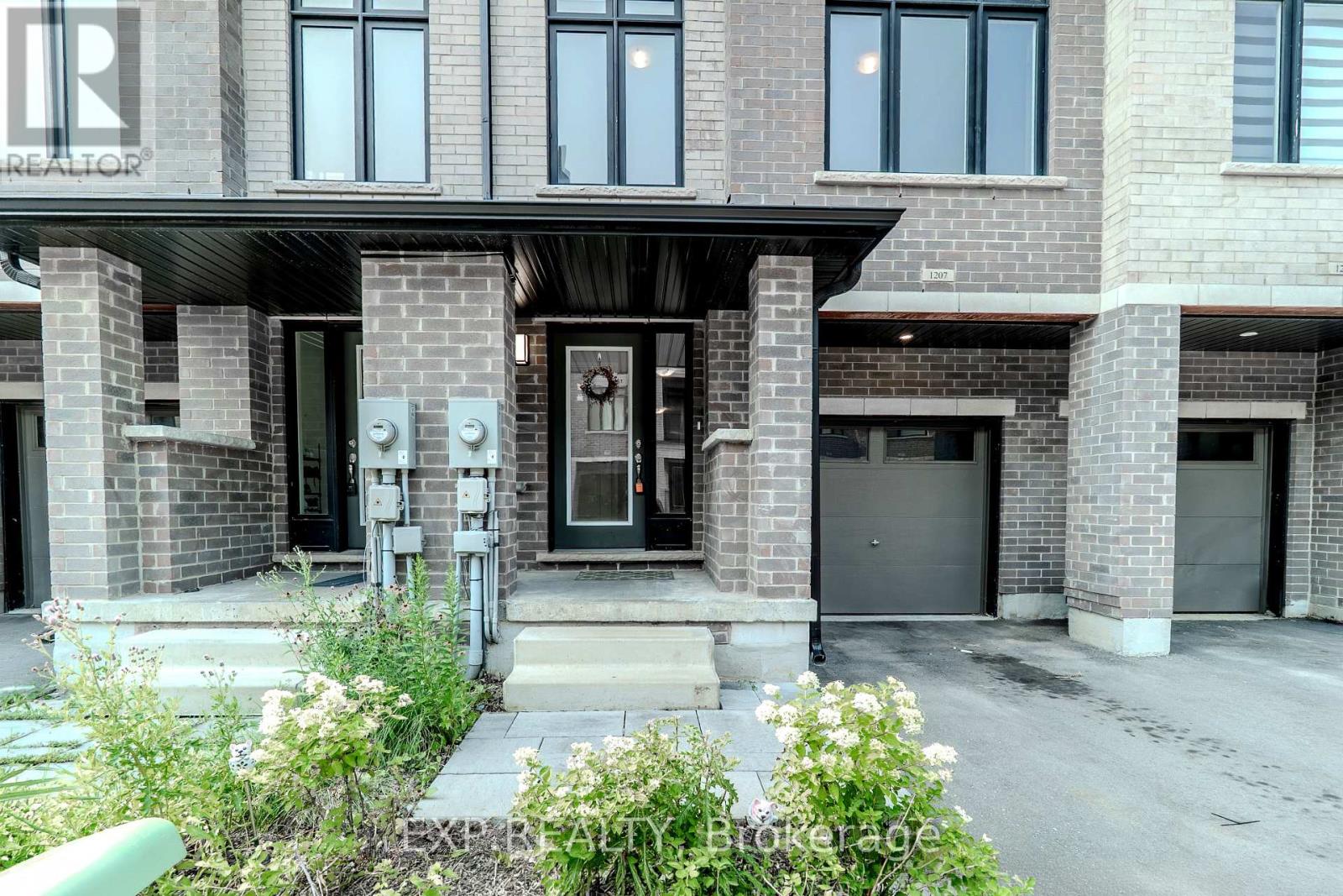 1207 - 585 COLBORNE ST STREET, Brantford — photo 2