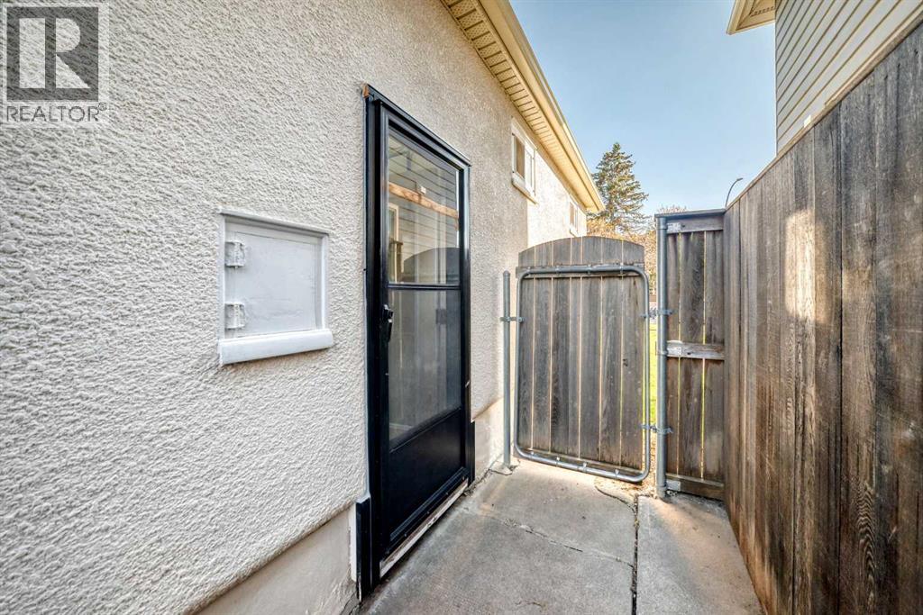 532 18 Avenue NW - photo 33
