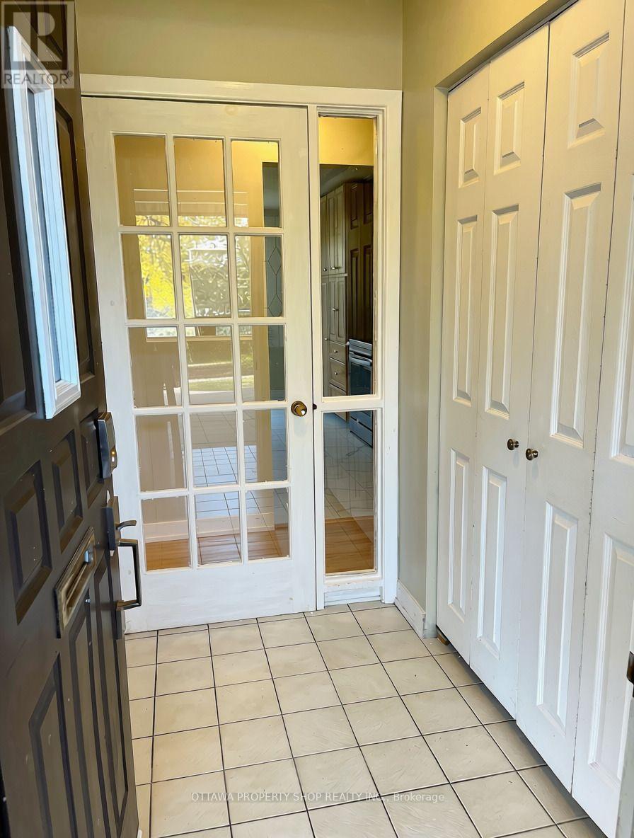 46 BEDALE DRIVE, Ottawa — photo 2