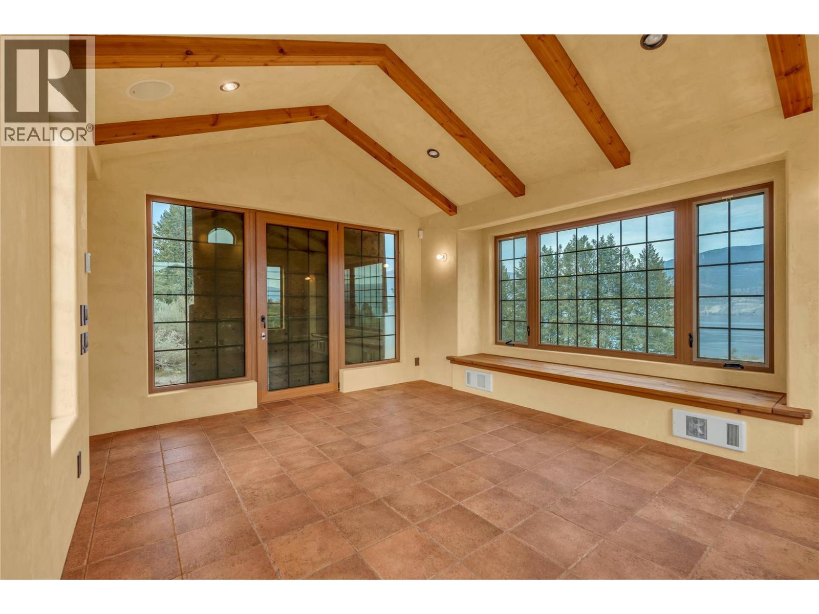 18005 Whitfield Road, Summerland - Image 1