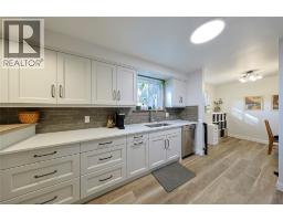 Kitchen - 1081 Talfourd Street, Sarnia, ON N7S1C2 Photo 8