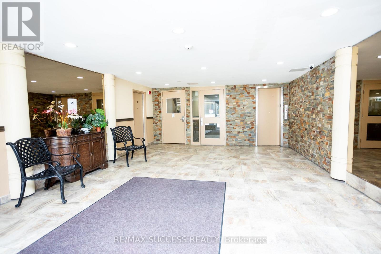 203- 2095 Roche Court, Mississauga, ON photo 13